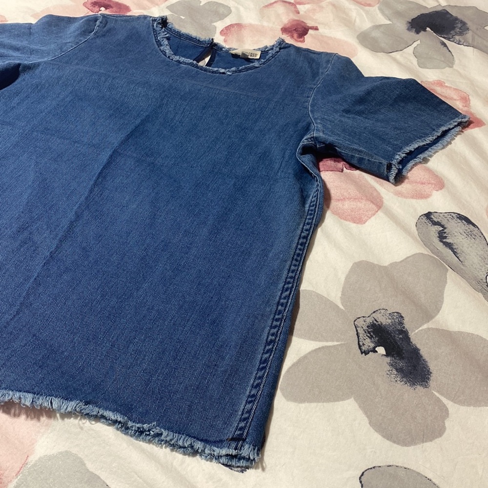 Aritzia Wilfred Blue Jean Short Sleeve Top Size Medium - Picture 4 of 8